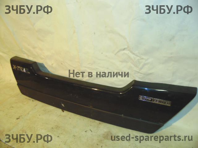 Nissan X-Trail 2 (T31) Накладка на дверь багажника