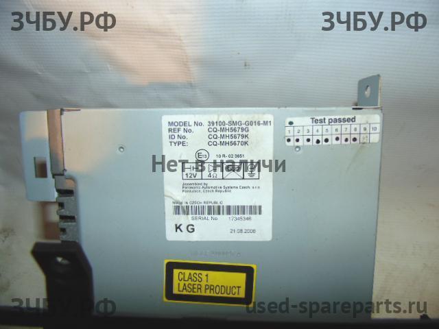 Honda Civic 8 (5D) Магнитола