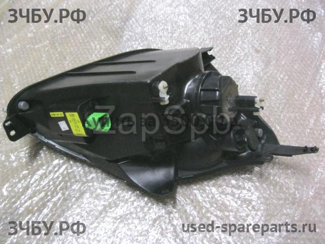 Ford Fiesta 5 Фара левая