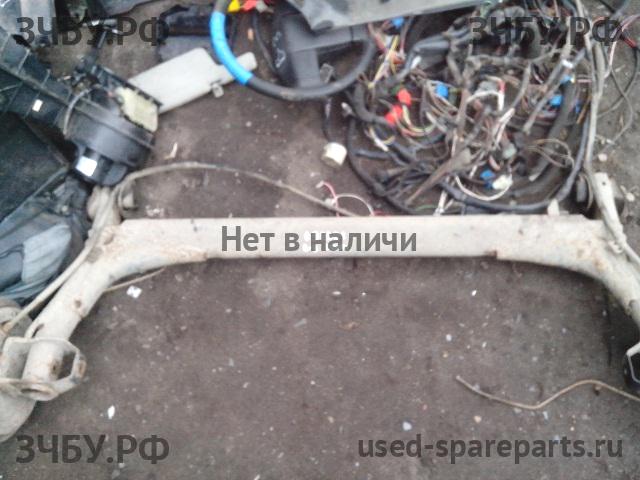 Volkswagen Passat B3 Балка задняя поперечная