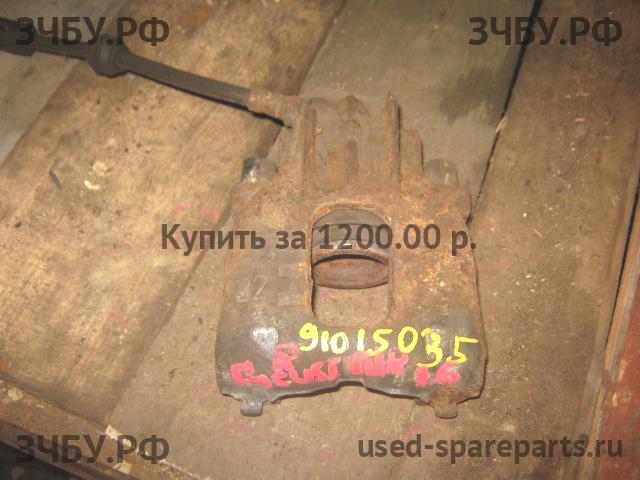 Ford Focus 1 Суппорт передний правый (в сборе со скобой)