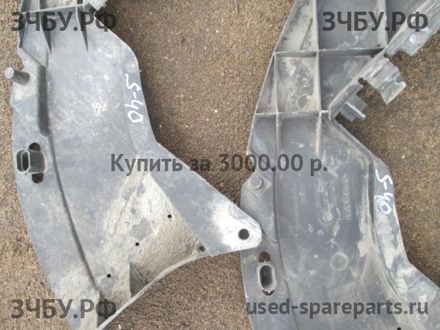 Volvo S40 (3) Пыльник двигателя