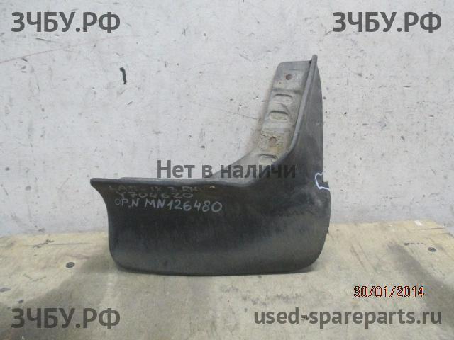 Mitsubishi Lancer 9 [CS/Classic] Брызговик задний правый