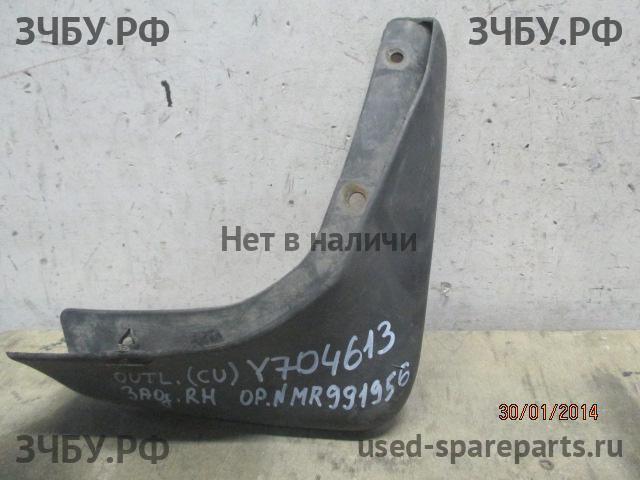 Mitsubishi Outlander 1 (CU) Брызговик задний правый