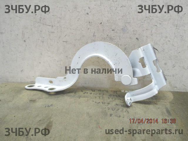 Toyota Corolla (E16 - E17) Петля капота