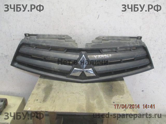 Mitsubishi Pajero/Montero Sport 2 (KH) Решетка радиатора