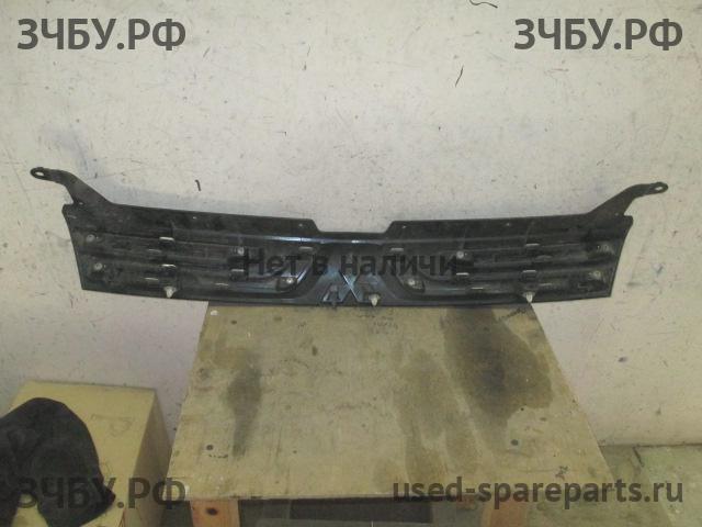 Mitsubishi Outlander 3 Решетка радиатора