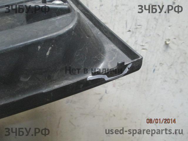 Mitsubishi L200 (4)[KB] Решетка радиатора