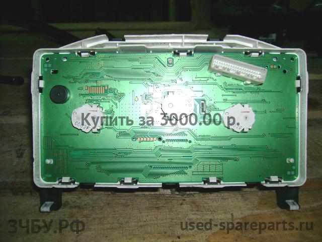 Nissan Note 1 (E11) Панель приборов