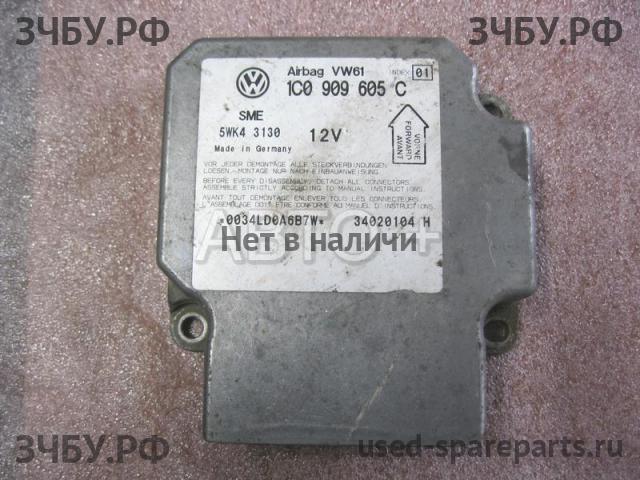 Volkswagen Passat B5 Блок управления AirBag (блок активации SRS)