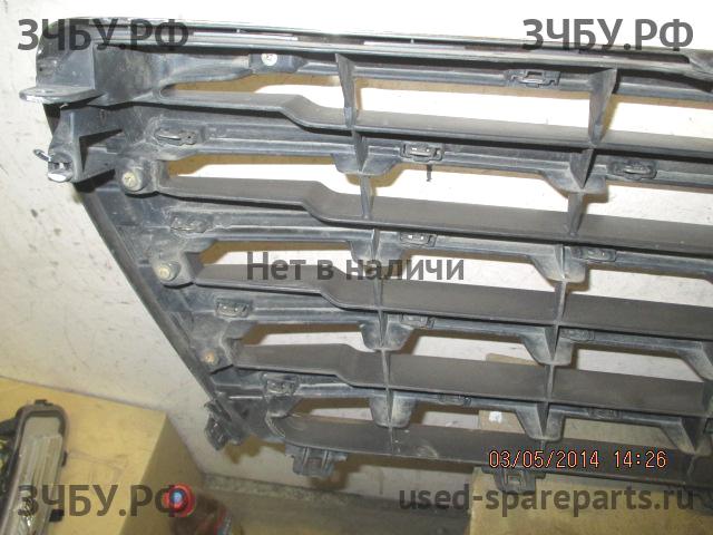 Toyota Land Cruiser 200 Решетка радиатора