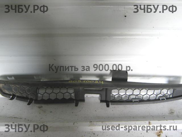 Renault Symbol 2 Решетка в бампер