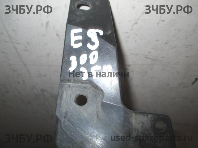 Lexus ES (6) 250/300h/350 Решетка радиатора