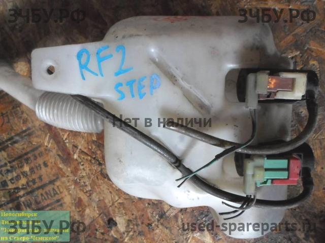 Honda StepWGN 1 Бачок омывателя лобового стекла