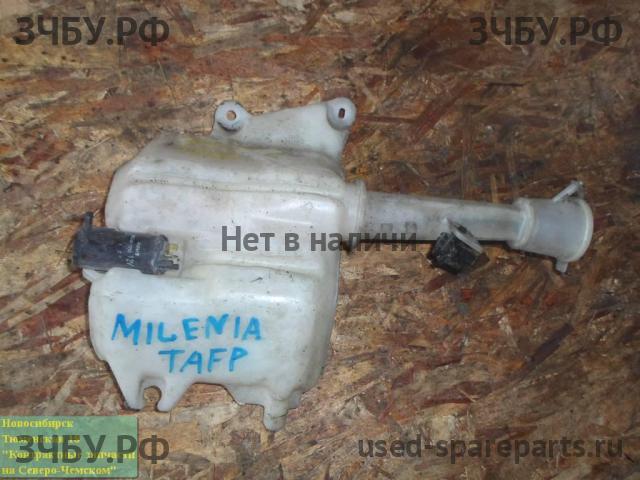 Mazda Millenia Бачок омывателя лобового стекла
