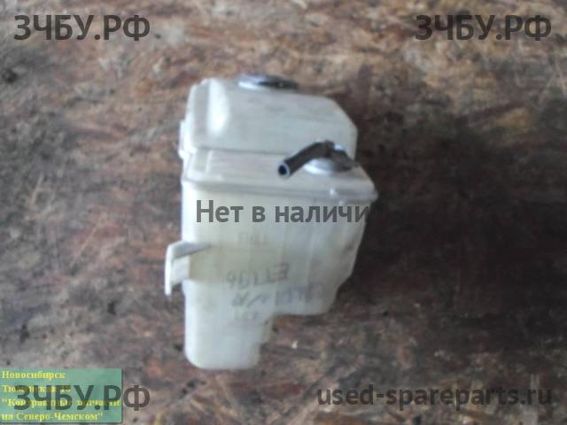 Toyota Caldina/Corona (T19) Бачок омывателя лобового стекла