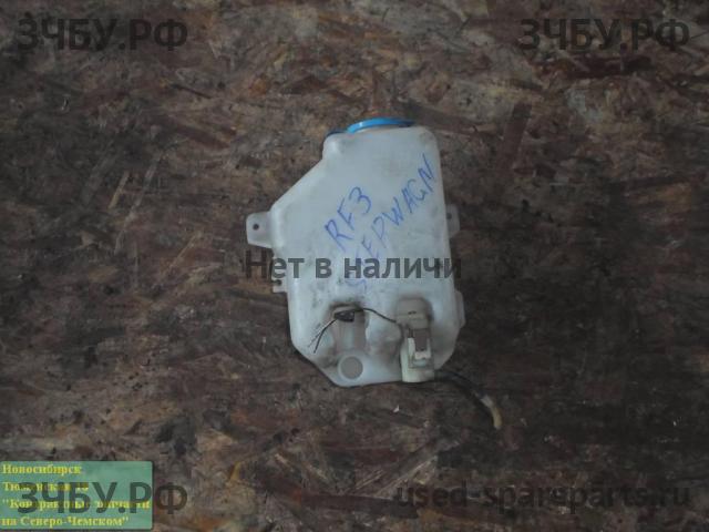 Honda StepWGN 2 Бачок омывателя лобового стекла