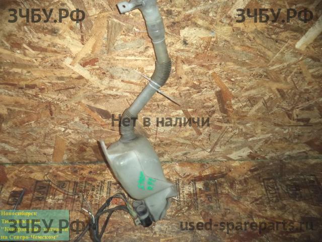 Honda StepWGN 1 Бачок омывателя лобового стекла