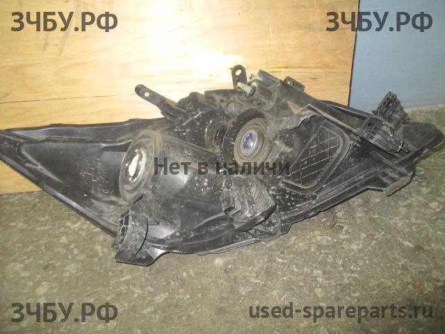 Toyota Auris 1 (E150) Фара левая