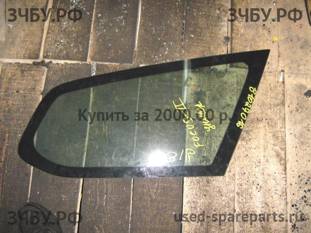 Ford Focus 2 Стекло кузовное глухое правое