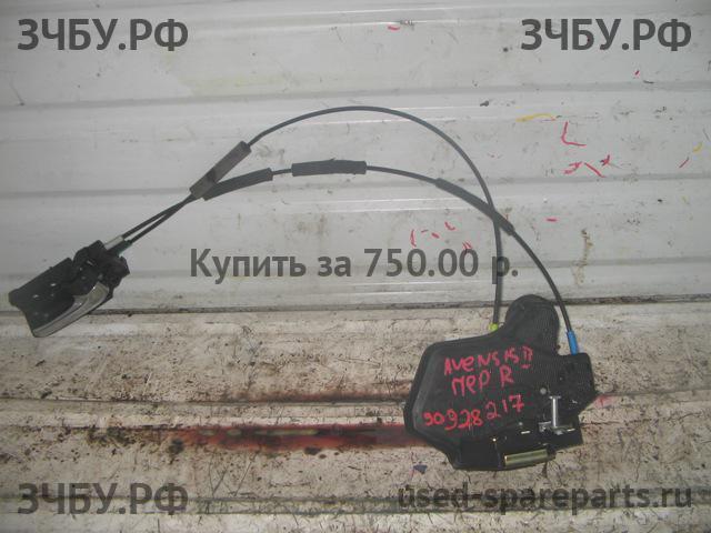 Toyota Avensis 2 Замок двери задней правой