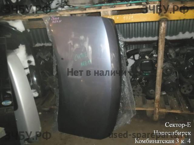 Nissan Cube 2 Капот