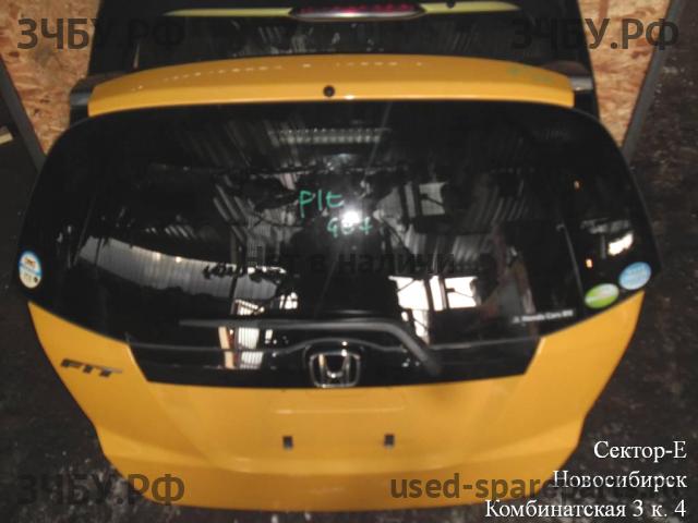 Honda Fit 2 Дверь багажника