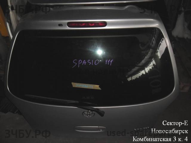 Toyota Corolla Spacio (E11) Дверь багажника
