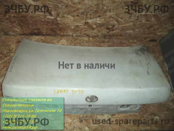 Toyota Camry 5 (V30) Крышка багажника