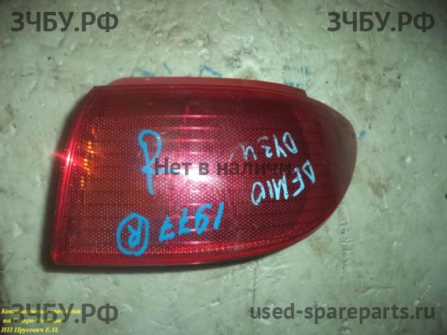 Mazda Demio 2 [DY] Фонарь правый