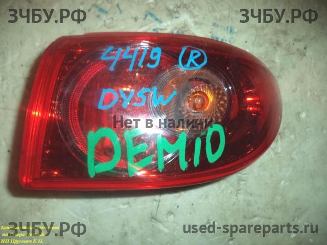 Mazda Demio 2 [DY] Фонарь правый
