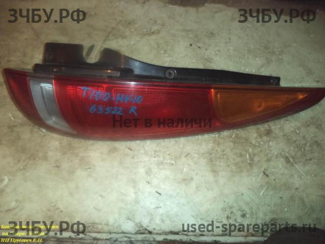 Nissan Tino Фонарь правый
