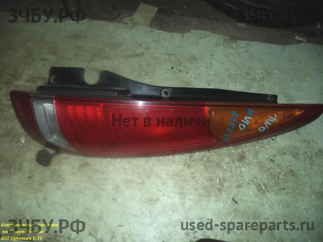 Nissan Tino Фонарь правый