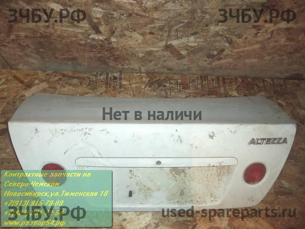 Toyota Altezza Крышка багажника