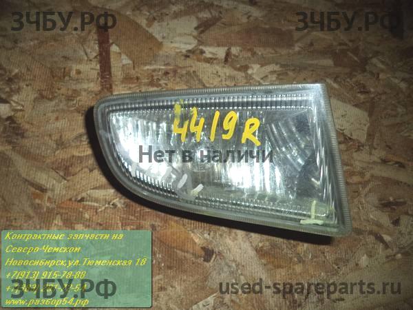 Toyota Estima 2 ПТФ правая