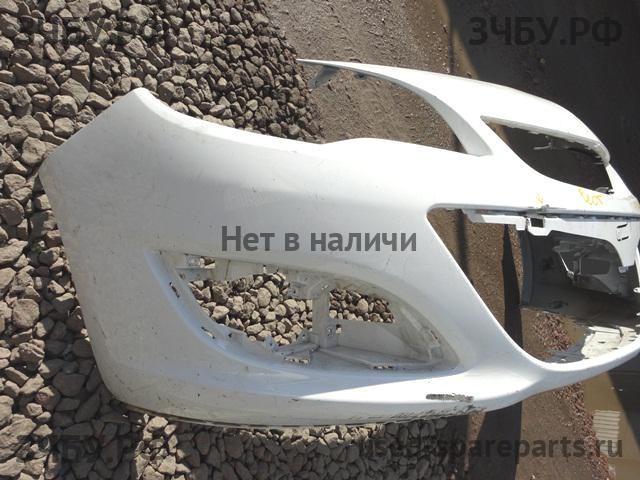 Opel Astra J Бампер передний