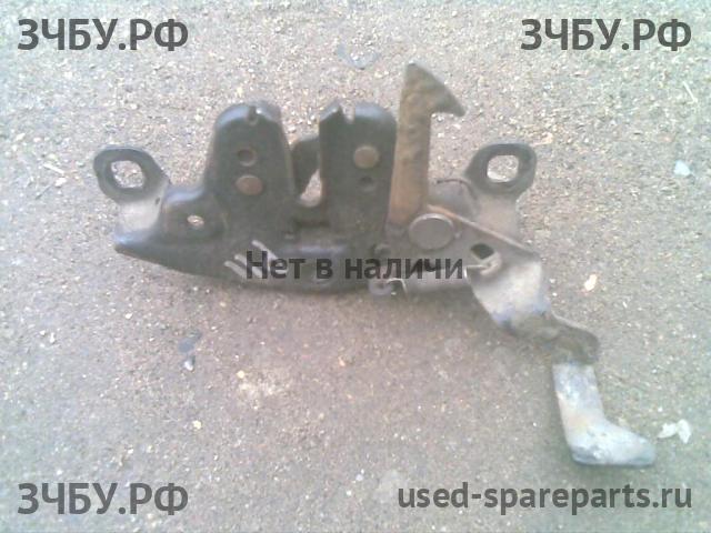 Nissan Primera P11 Замок капота