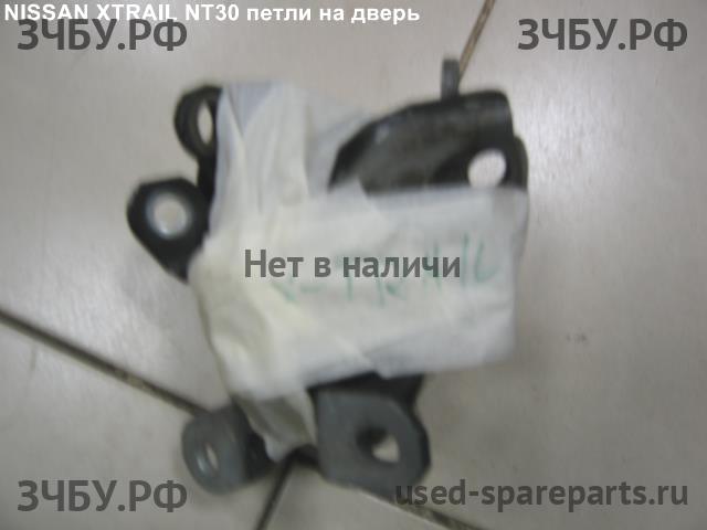 Nissan X-Trail 1 (T30) Петля двери