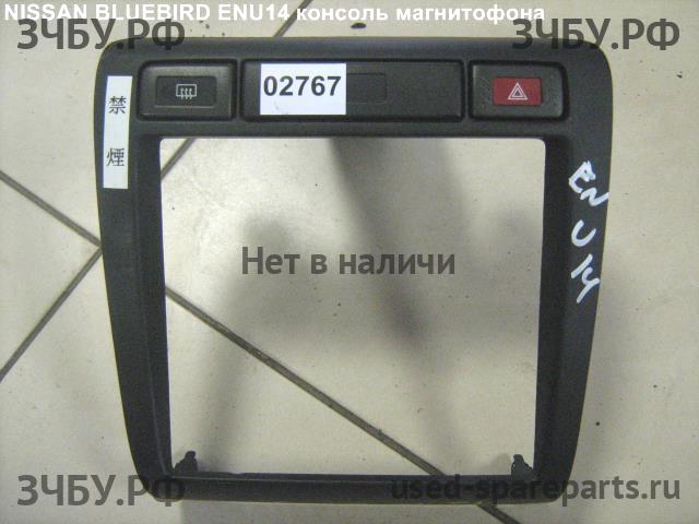 Nissan Bluebird (U14) Накладка декоративная на торпедо