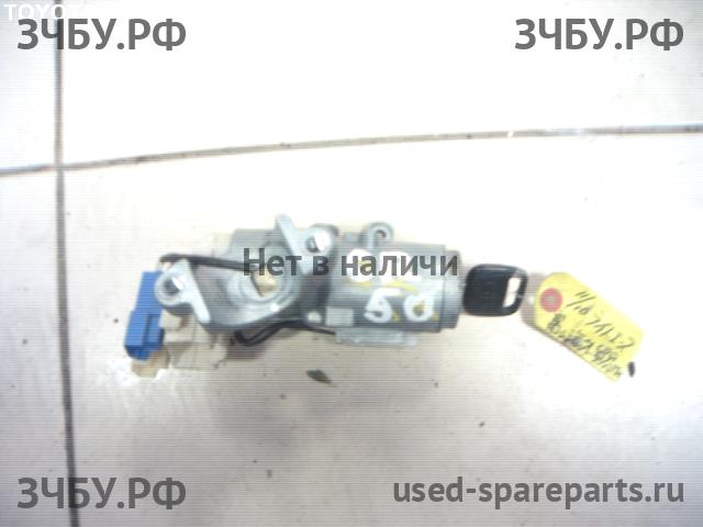 Toyota Noah 1 Замок зажигания