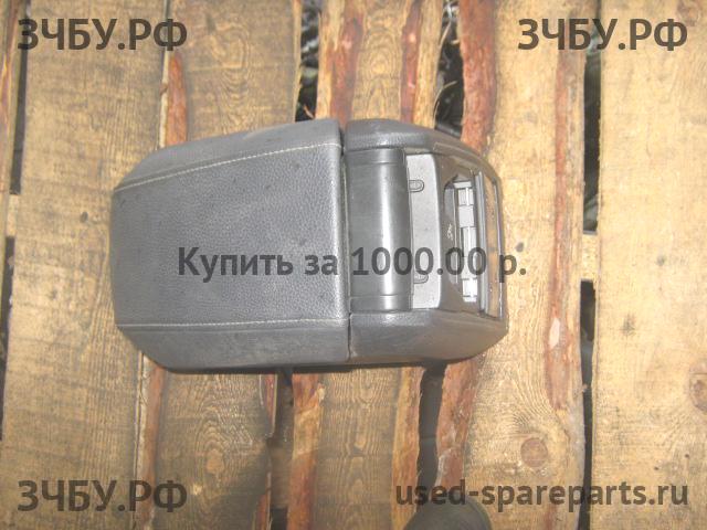 Volvo XC-90 (1) Консоль между сиденьями (Подлокотник)