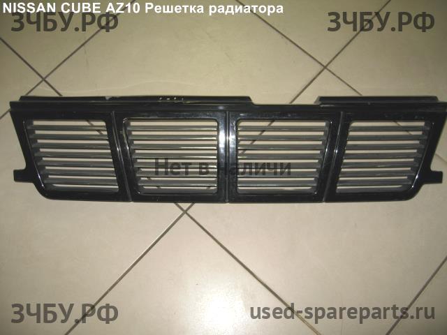 Nissan Cube 1 Решетка радиатора