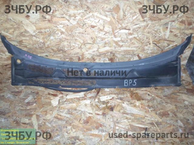 Honda Prelude 5 (BB) Решетка стеклоочистителя (Дефлектор водостока)