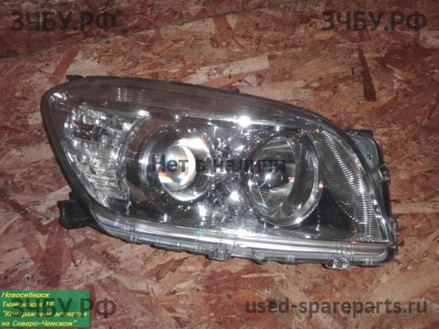 Toyota RAV 4 (3) Фара правая