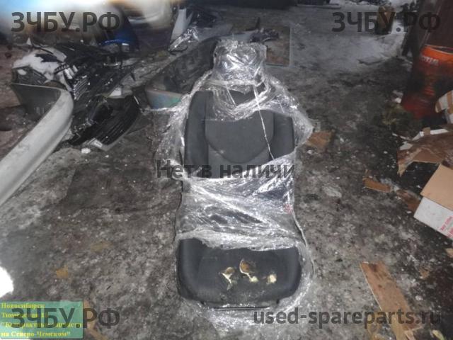 Toyota RAV 4 (3) Сиденье