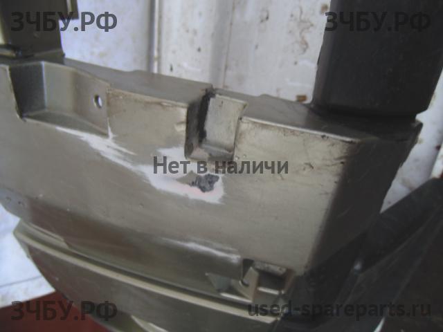 Mitsubishi Pajero/Montero 4 Бампер передний