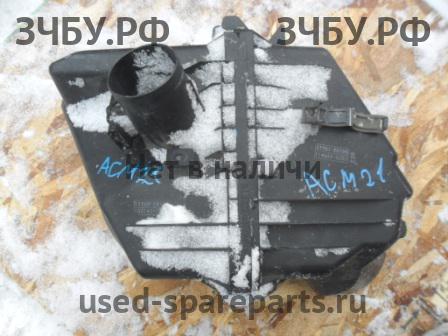 Toyota Ipsum 2 Корпус воздушного фильтра
