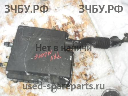 Daihatsu YRV Корпус воздушного фильтра