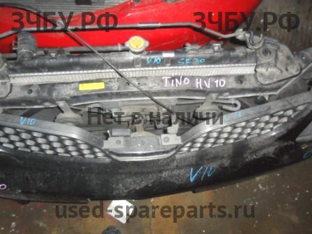 Nissan Tino Решетка радиатора
