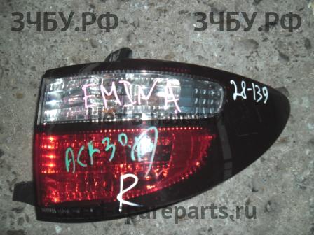 Toyota Estima 2 Фонарь правый
